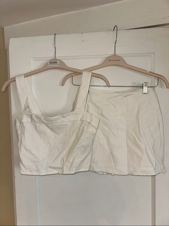 Abercrombie & Fitch Dresses & Skirts - Abercrombie & Fitch White Linen Blend Cropped Tank Top and Skort Set